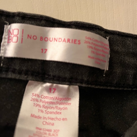 No Boundaries Jeans - Picture 2 of 3